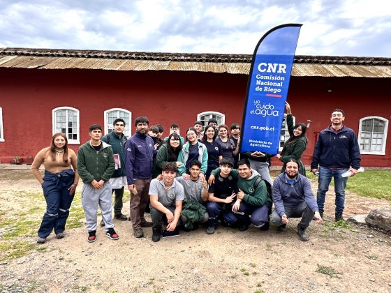 Comisión Nacional de Riego refuerza la formación técnico-profesional con jornadas prácticas de riego en liceos agrícolas del Maule