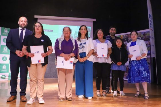 Ministra de Agricultura encabeza seminario junto a mujeres productoras de la región del Maule