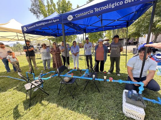 Programa de capacitación en riego tecnificado fortalece las capacidades productivas de 200 agricultores de Linares y Curicó