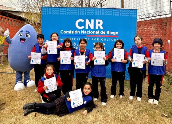 Comisión Nacional de Riego impulsa cultura hídrica en las aulas y fortalece la educación ambiental en estudiantes de Requínoa